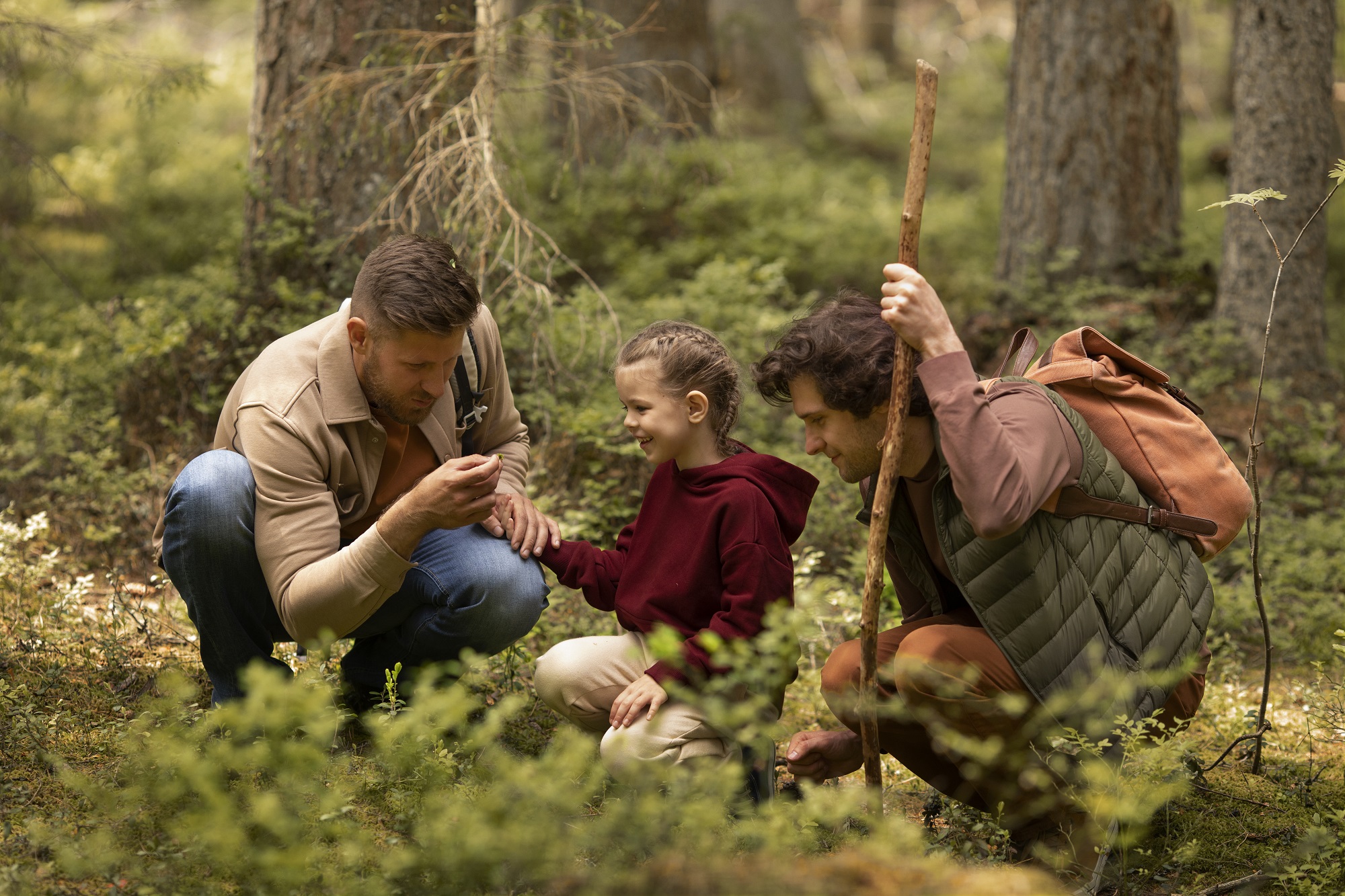 girl-with-her-dads-enjoying-family-trip